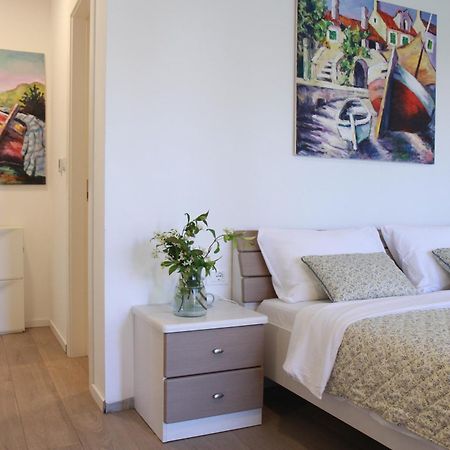 Studio Apartment Rosa Krk Krk Town Zewnętrze zdjęcie
